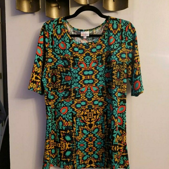 LuLaRoe Tops - Lularoe Gigi fun print LuLaRoe Tops - Lularoe Gigi fun print